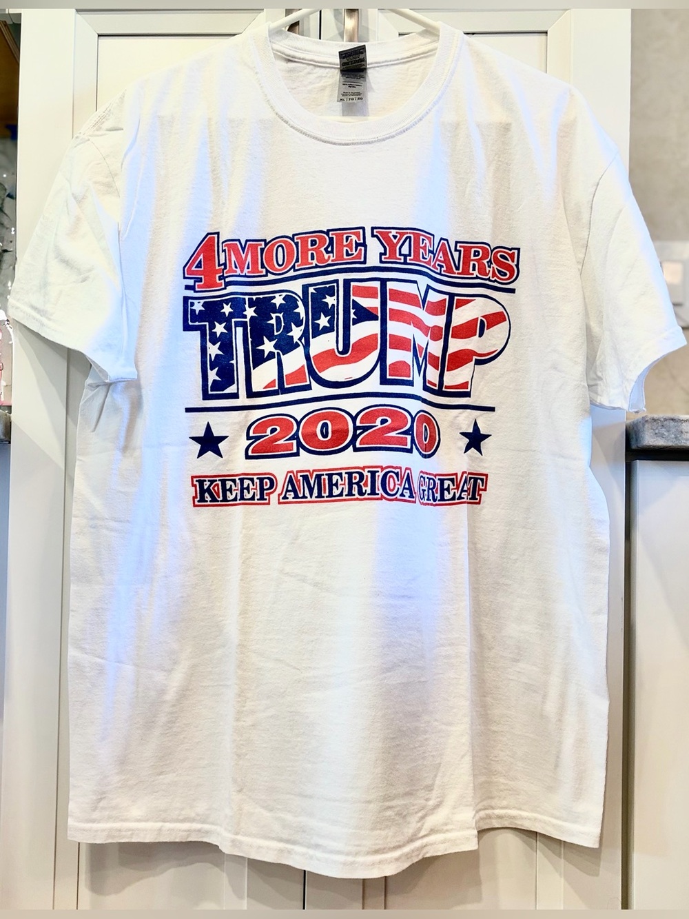 LIKE NEW! 🇺🇸 Trump 2020 T-Shirt